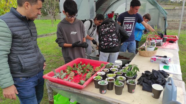 Escola Secundária Dr. António Granjo recebeu um grupo de 24 alunos e 8 professores oriundos da Alemanha (Bad Harzburg), Países Baixos (Amesterdão), Eslovénia (Lenart) e Eslováquia (Bardejov), no âmbito do projeto de intercâmbio escolar Erasmus+, Together We Thrive.