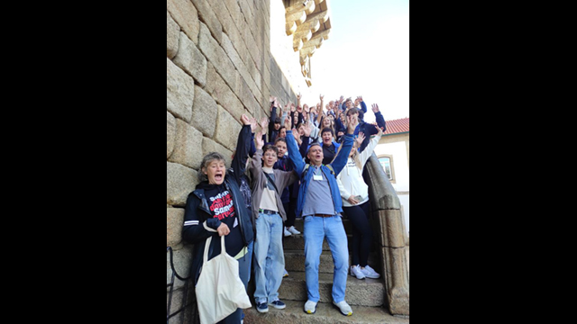 Escola Secundária Dr. António Granjo recebeu um grupo de 24 alunos e 8 professores oriundos da Alemanha (Bad Harzburg), Países Baixos (Amesterdão), Eslovénia (Lenart) e Eslováquia (Bardejov), no âmbito do projeto de intercâmbio escolar Erasmus+, Together We Thrive.