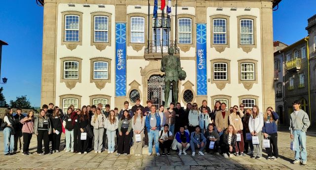Escola Secundária Dr. António Granjo recebeu um grupo de 24 alunos e 8 professores oriundos da Alemanha (Bad Harzburg), Países Baixos (Amesterdão), Eslovénia (Lenart) e Eslováquia (Bardejov), no âmbito do projeto de intercâmbio escolar Erasmus+, Together We Thrive