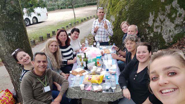 Escola Secundária Dr. António Granjo recebeu um grupo de 24 alunos e 8 professores oriundos da Alemanha (Bad Harzburg), Países Baixos (Amesterdão), Eslovénia (Lenart) e Eslováquia (Bardejov), no âmbito do projeto de intercâmbio escolar Erasmus+, Together We Thrive.