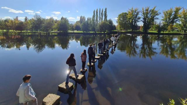 Escola Secundária Dr. António Granjo recebeu um grupo de 24 alunos e 8 professores oriundos da Alemanha (Bad Harzburg), Países Baixos (Amesterdão), Eslovénia (Lenart) e Eslováquia (Bardejov), no âmbito do projeto de intercâmbio escolar Erasmus+, Together We Thrive.