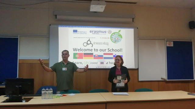 Escola Secundária Dr. António Granjo recebeu um grupo de 24 alunos e 8 professores oriundos da Alemanha (Bad Harzburg), Países Baixos (Amesterdão), Eslovénia (Lenart) e Eslováquia (Bardejov), no âmbito do projeto de intercâmbio escolar Erasmus+, Together We Thrive.