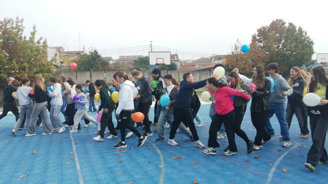 Escola Secundária Dr. António Granjo recebeu um grupo de 24 alunos e 8 professores oriundos da Alemanha (Bad Harzburg), Países Baixos (Amesterdão), Eslovénia (Lenart) e Eslováquia (Bardejov), no âmbito do projeto de intercâmbio escolar Erasmus+, Together We Thrive.